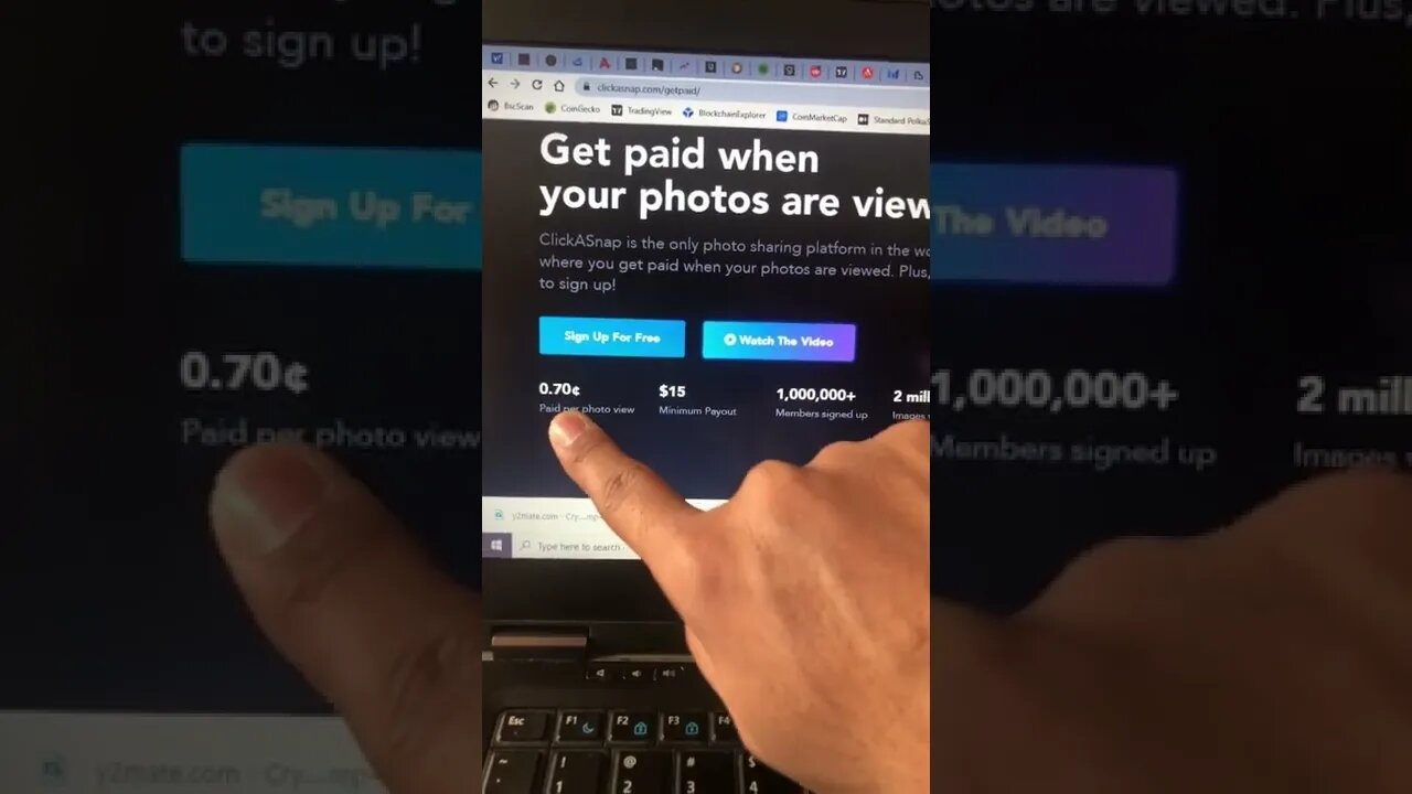 Make $1000 per month by clicking pictures and uploading them on ClickaSnap