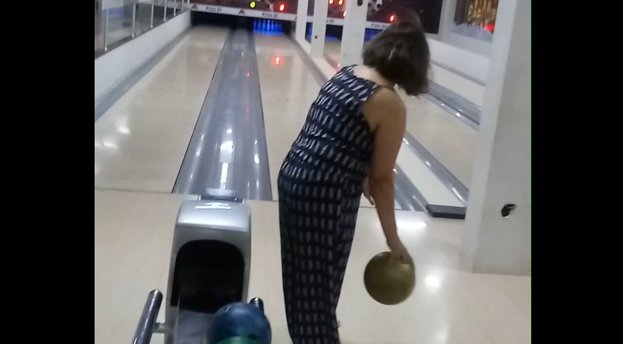 She May Be The Worst Bowler Of All Time