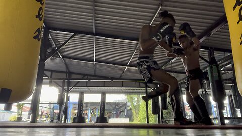 Drilling Muay Thai