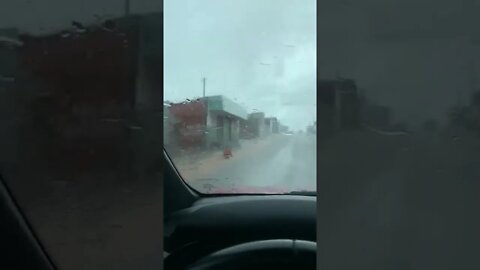 OLHA O QUE A CHUVA FEZ COM ESSE CARA, VOCE NAO VAI ACREDITAR NAO PODE RIR ( MEME ) ( VIRAL ) #shorts