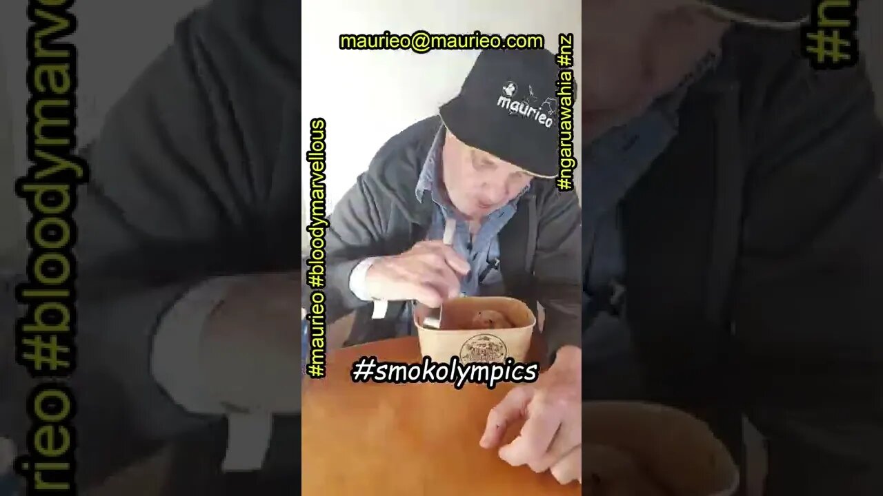 #maurieo #shorts 20 DUMPLINGS GO DOWN