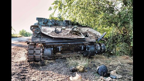 Leopard Aleman embiste al Bradley de la OTAN/Ucrania en llamas luego él mismo comienza a humear