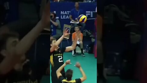 this guy is incredible 🏐🏐🏐🏐🏐🏆🏆🏆