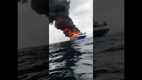 kapal terbakar 😳