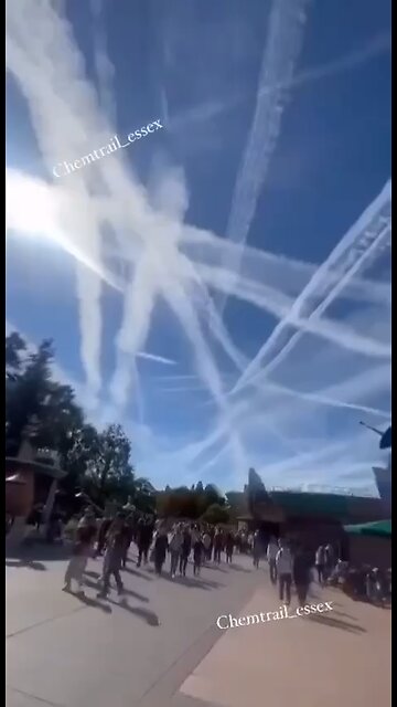 BUG SPRAY! Guess Who Are The Bugs? 🐜 🧍‍♂️🧍‍♀️ 👶