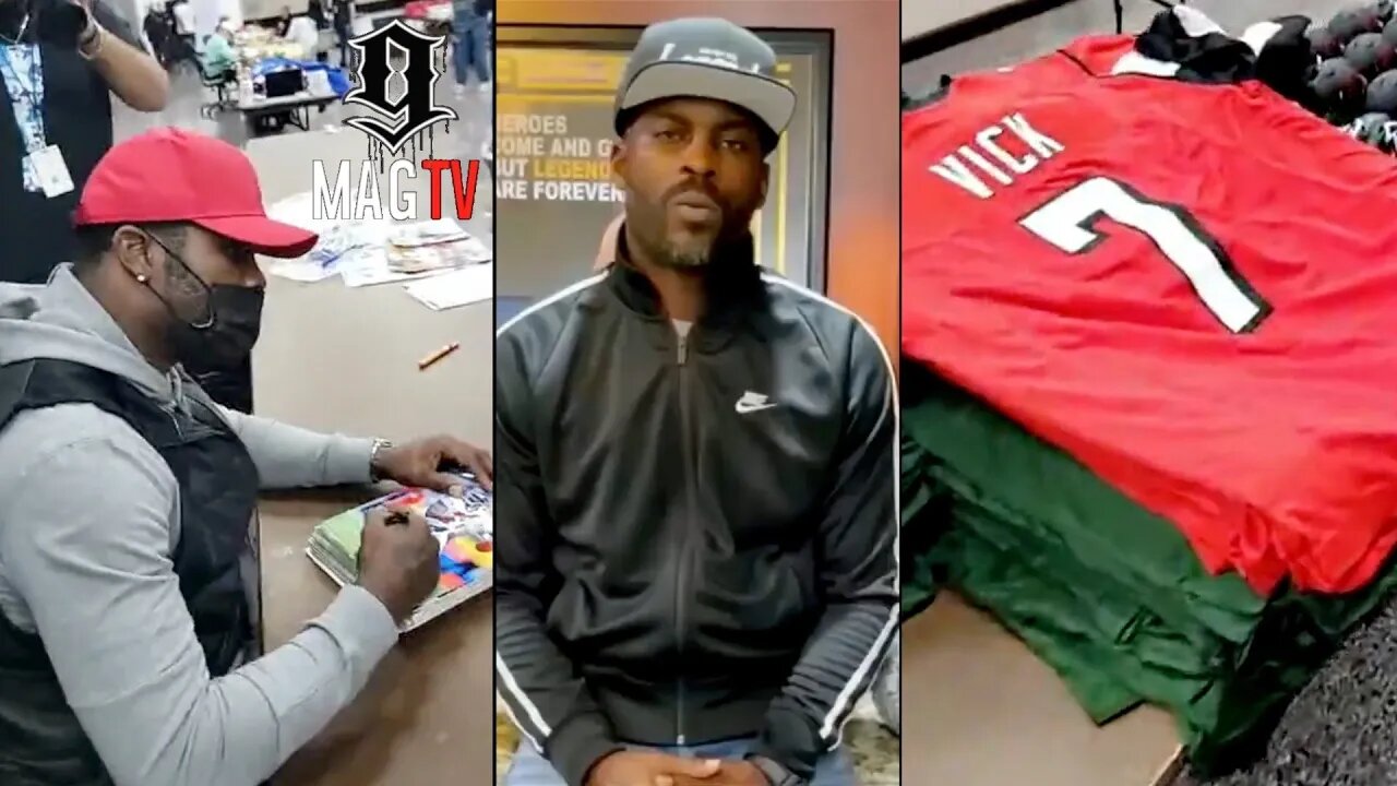 Mike Vick Gets To The Bag Signing Autographs With Other Retired Players! 💰