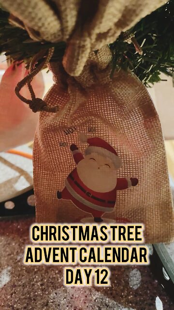 Advent Calendar Christmas Tree Day 12 #turkish #chocolate #christmascountdown #christmas #twix