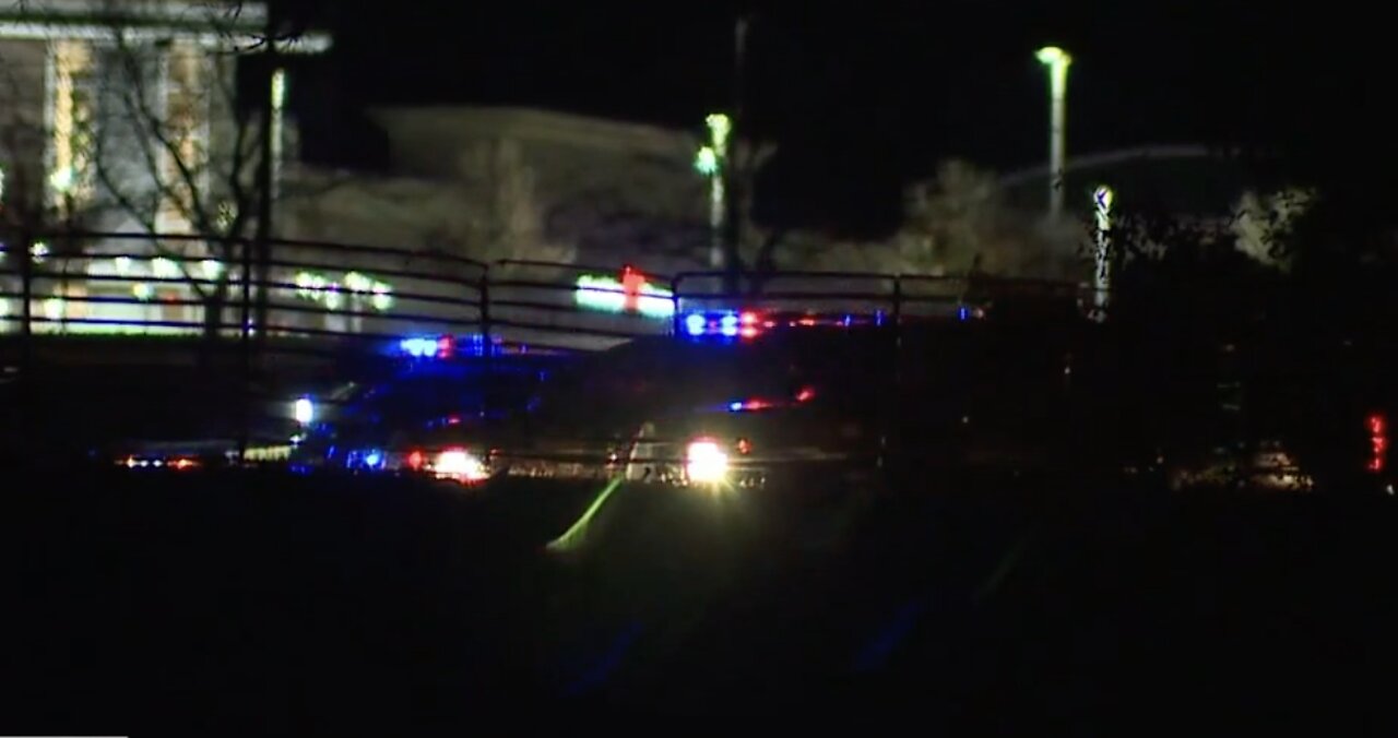 Police: OU students should stay indoors while they search for armed suspects