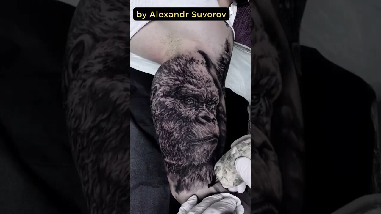 Stunning Tattoo by Alexandr Suvorov #shorts #tattoos #inked #youtubeshorts