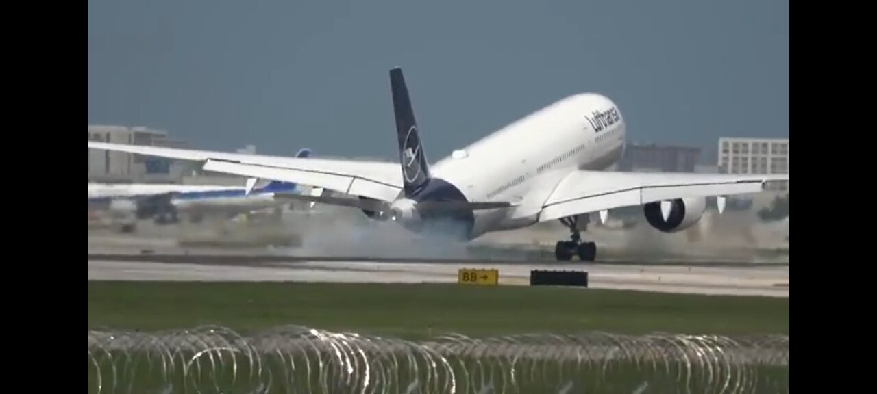 A350 Landing goes Wrong