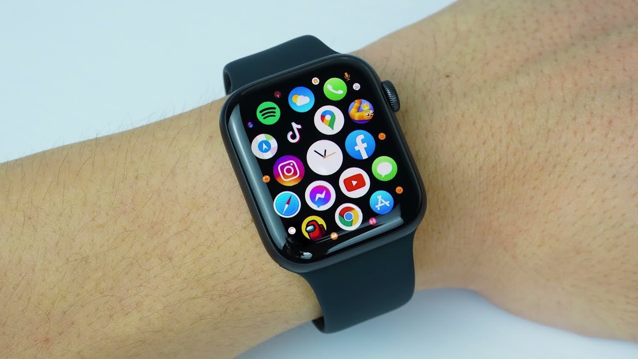 Play Game, Watch a Video, Facebook on Apple Watch SE