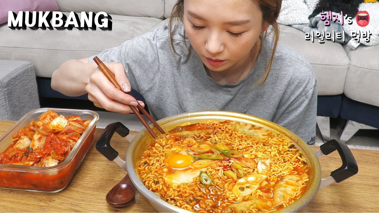 Spicy Ramyun with Egg, Rice Cake, Mandoo!! (ft. Kimchi) ★ Game Ender “Orange