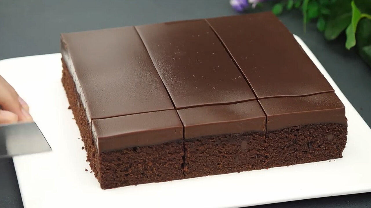 without egg, without oven! Delicate and delicious chocolate cake is very simple