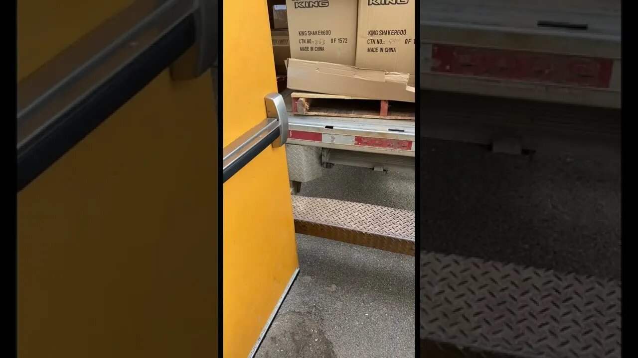 Easy way to keep door open during deliveries