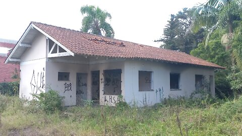 Casarão abandonado no bairro Rondônia, Novo Hamburgo/RS