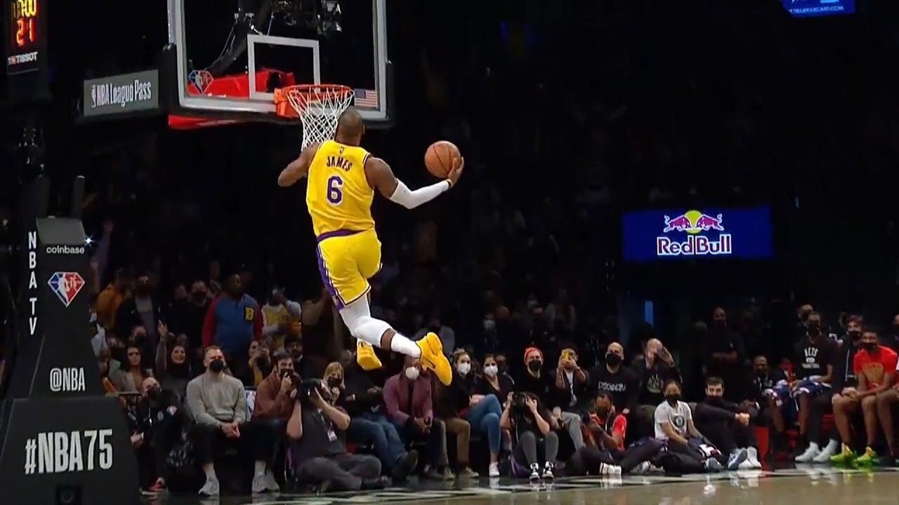 LeBron James insane dunk🔥🔥🔥🔥