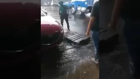 FOI PUXAR SACO DO CHEFE VEJA NO QUE DEU ( MEME ) ( VIRAL ) #shorts