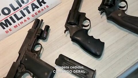 Jardim Vera Cruz: polícia apreende drogas e procura suspeito de tráfico em Gov. Valadares