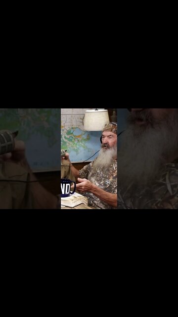 Phil Robertson Will NEVER Do This with a Knife Ever Again