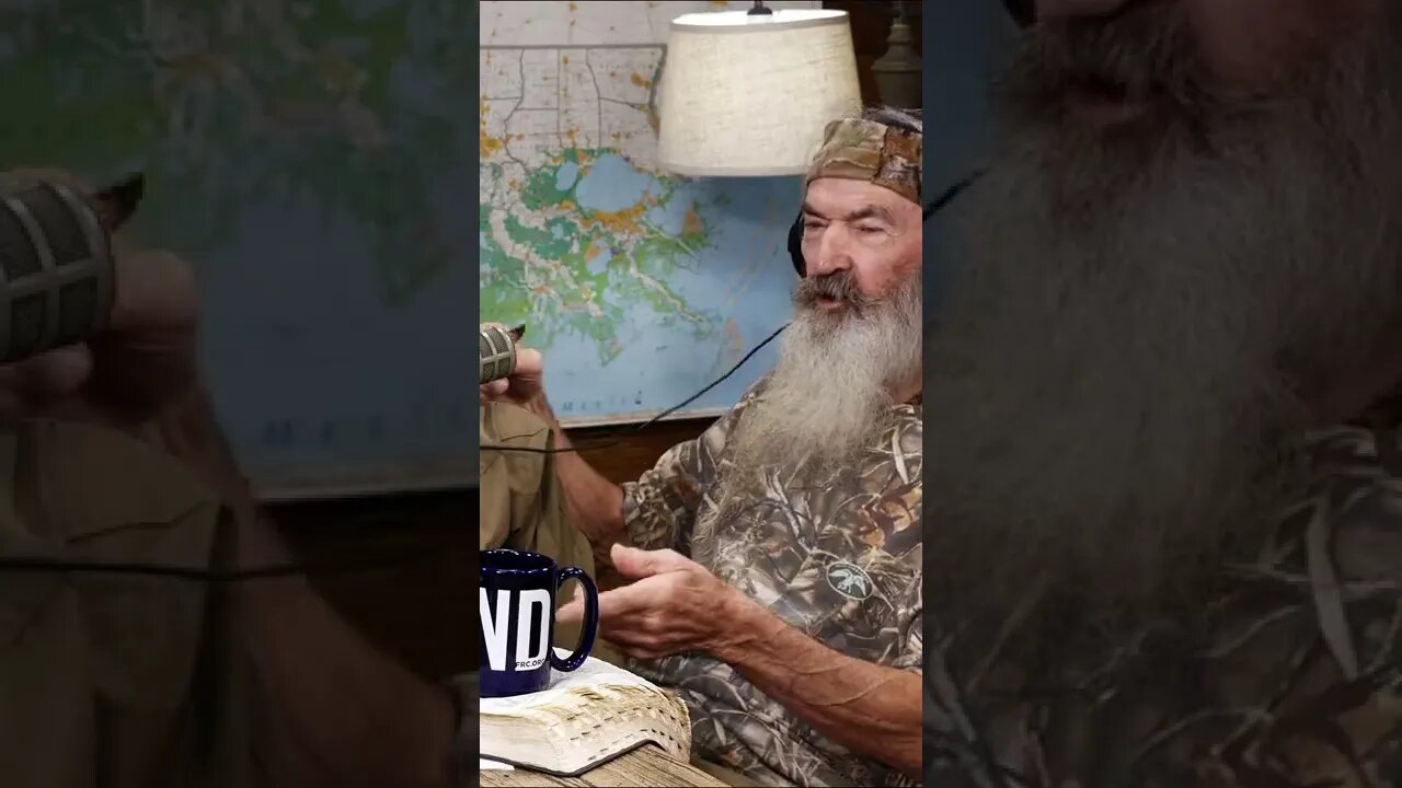 Phil Robertson Will NEVER Do This with a Knife Ever Again