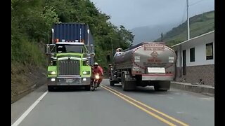 Video: Imprudencia de motociclista en vía nacional le costó la vida