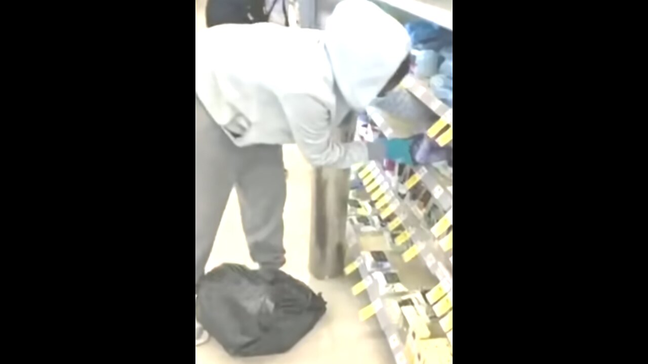 Two shoplifters in California - a consequence of new CA law