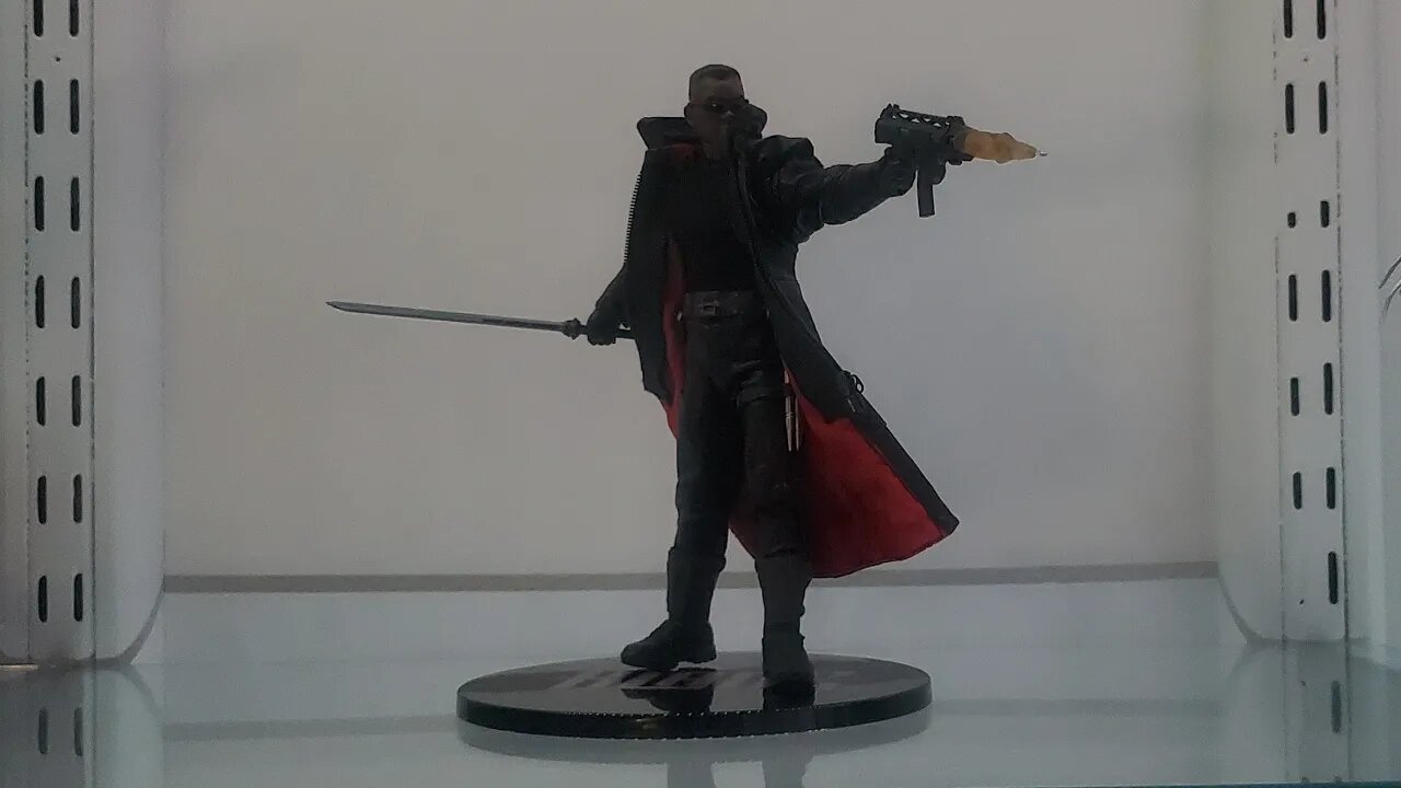 Den Knight Collectibles Episode 36: Mezco Blade figure(Unboxing and Review) #unboxing #review #blade