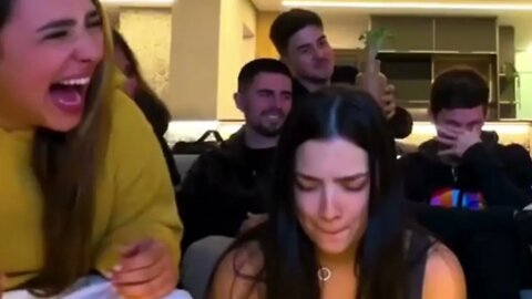 a gente jogou esse jogo umas 15 vezes seguidas KKKKK