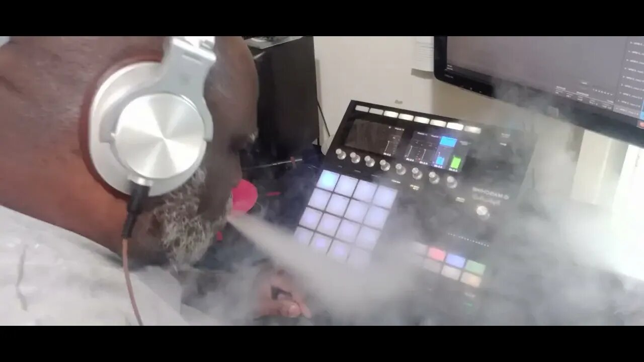 Dj Iceman (Big Boss Beatz) Fonky Friday Hijinx (Maschine MK3 Numark PT01 Scratch)