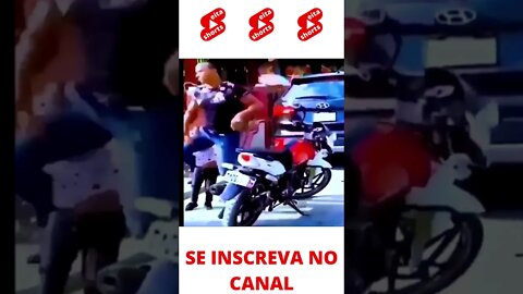 Menino Saindo da Garupa da moto #shorts