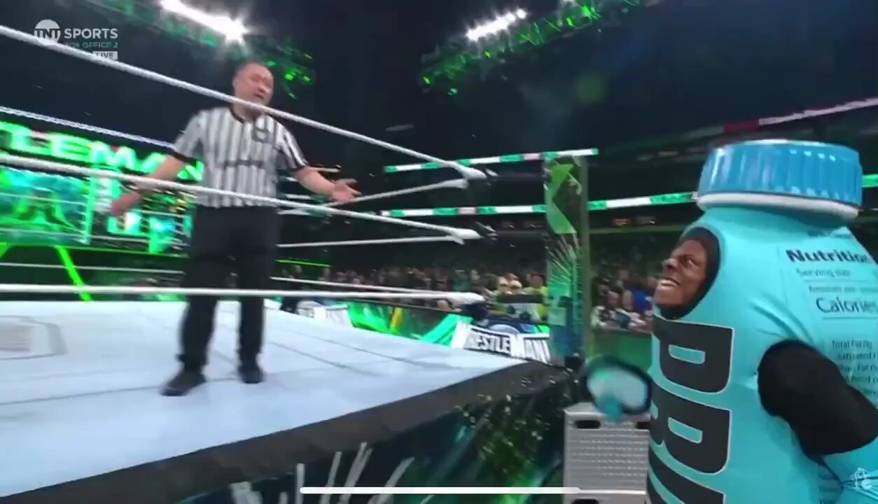 Commentator literally said "The dog is dead"😂😂😂