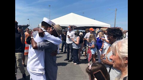 Guided-missile destroyer Mahan returns to Norfolk after deployment