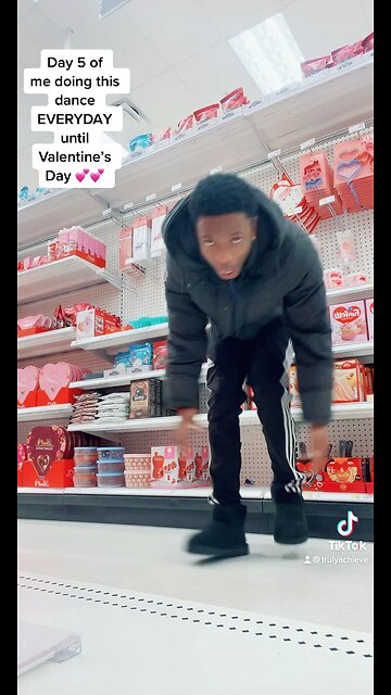 Day 5 of me doing this dance EVERYDAY until Valentine’s Day 💕💕