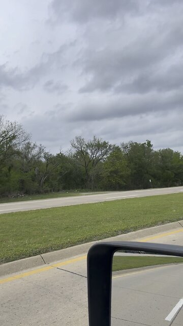 Wow, low jet flyover