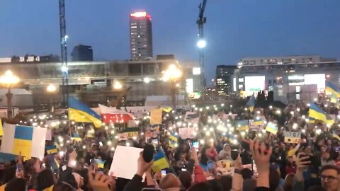 Action in support of #Ukraine in the center of Warsaw.