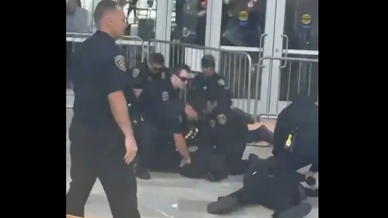 Police Beat Down anti-Zionism Protesters at Cal State