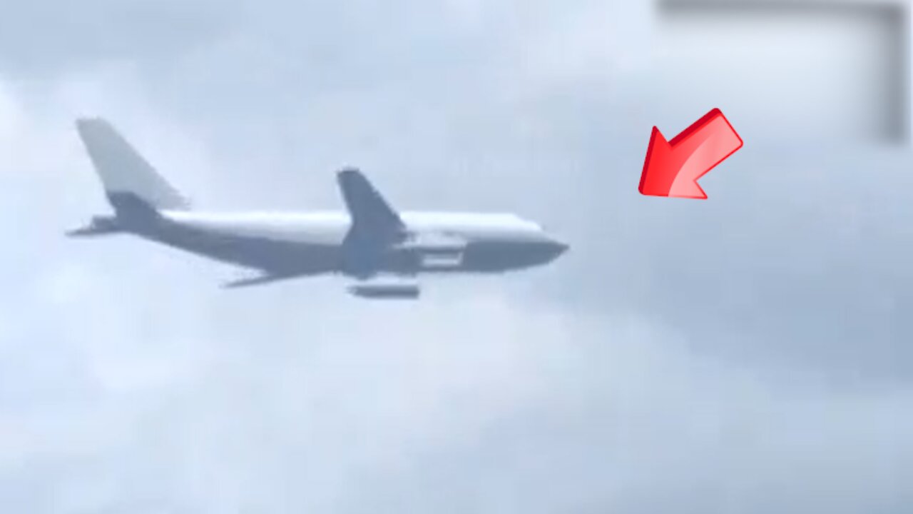 Moment of transformation from passenger plane to UFO