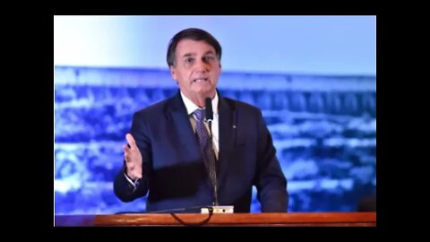Bolsonaro diz que troca na Petrobras foi para colocar alguém mais profissional