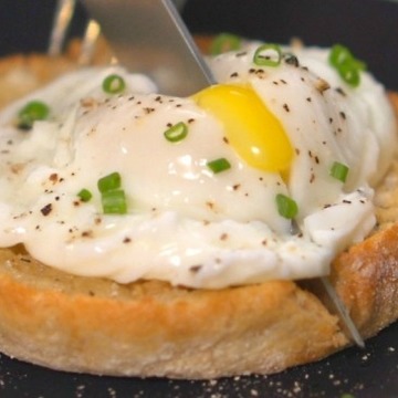 How to Make Perfect Poached Eggs