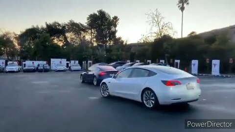 CALIFORNIA TESLAS LINED UP FOR MILES FOR CHARGING STATION 🚉 ⛽