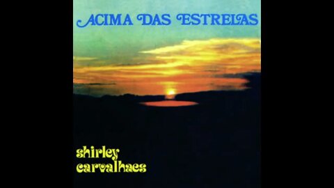 Shirley Carvalhaes acima das estrelas play back