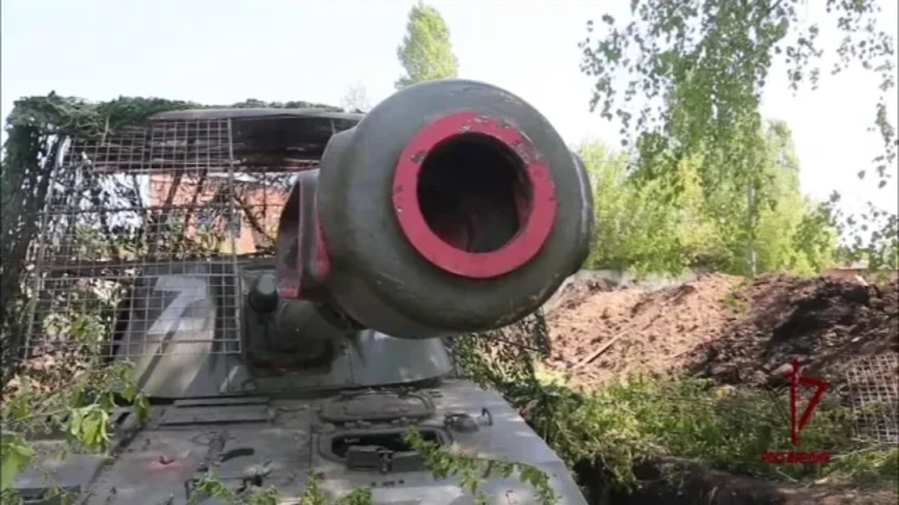 Soldiers Of The "Rosguard" Captured Ukrainian Self-Propelled Guns 2S3 "Acacia"