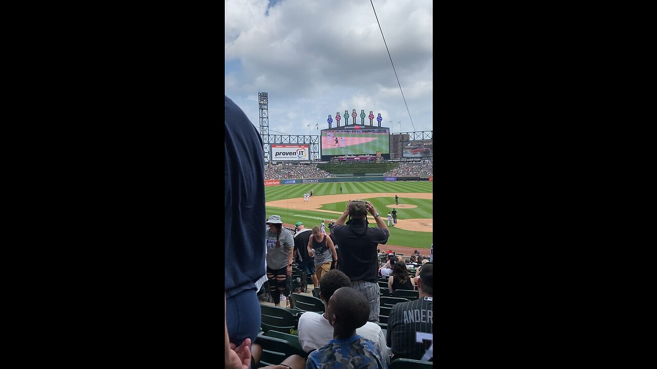 Another video of my favorite Pitcher in the mound warming up😔🙏🏽 pray for Liam H