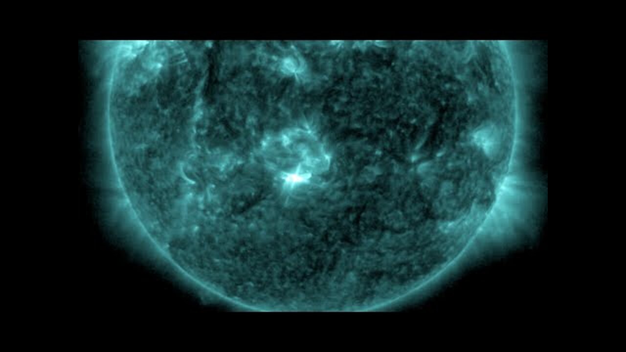 Solar Flares Return, Rare Hail, Voyager Craft | S0 News Apr.27.2023