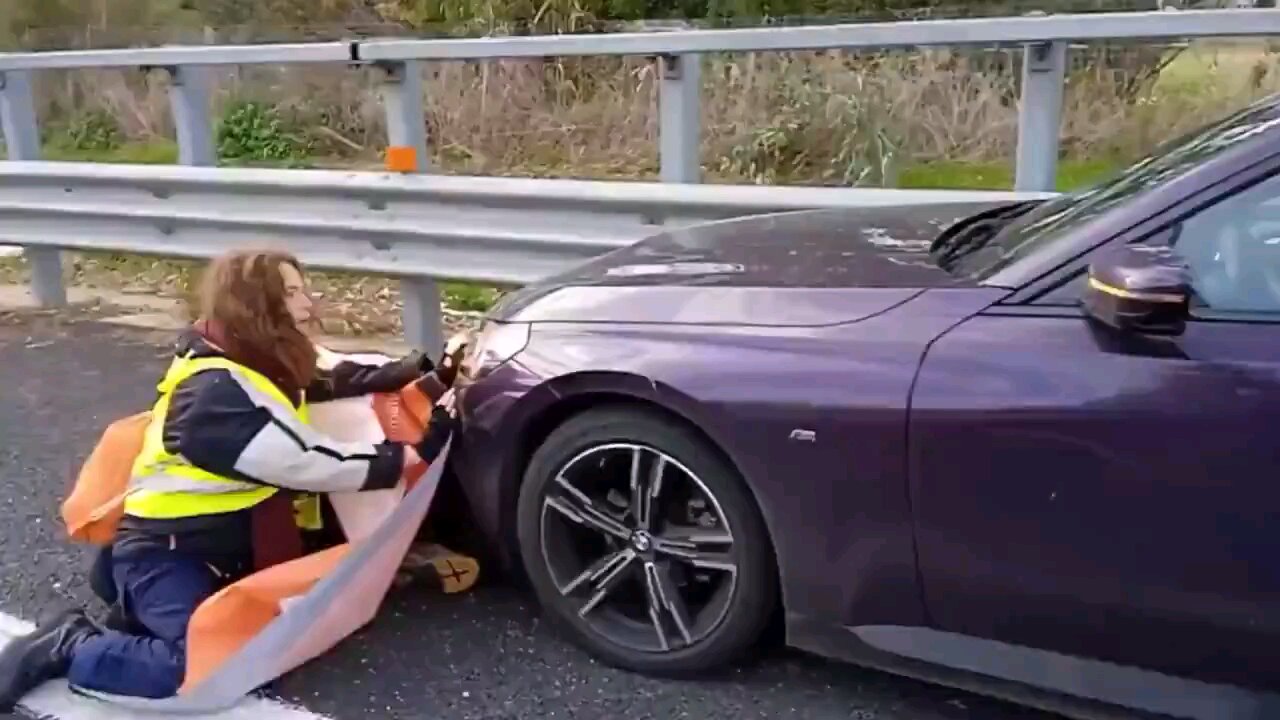 #NEW Climate Protestors Blocking Roadways What Should Be The Consequence