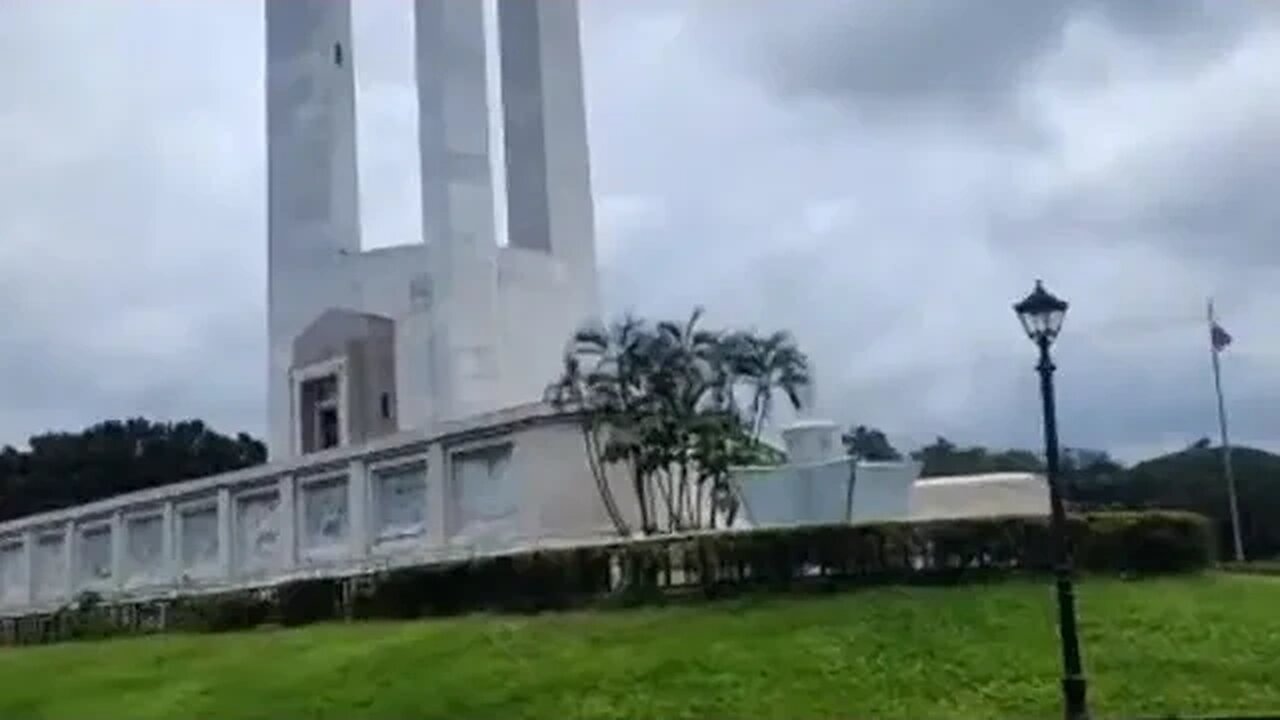 Quezon city Philippines walking tour lots of great sights at the quezon city memorial circle