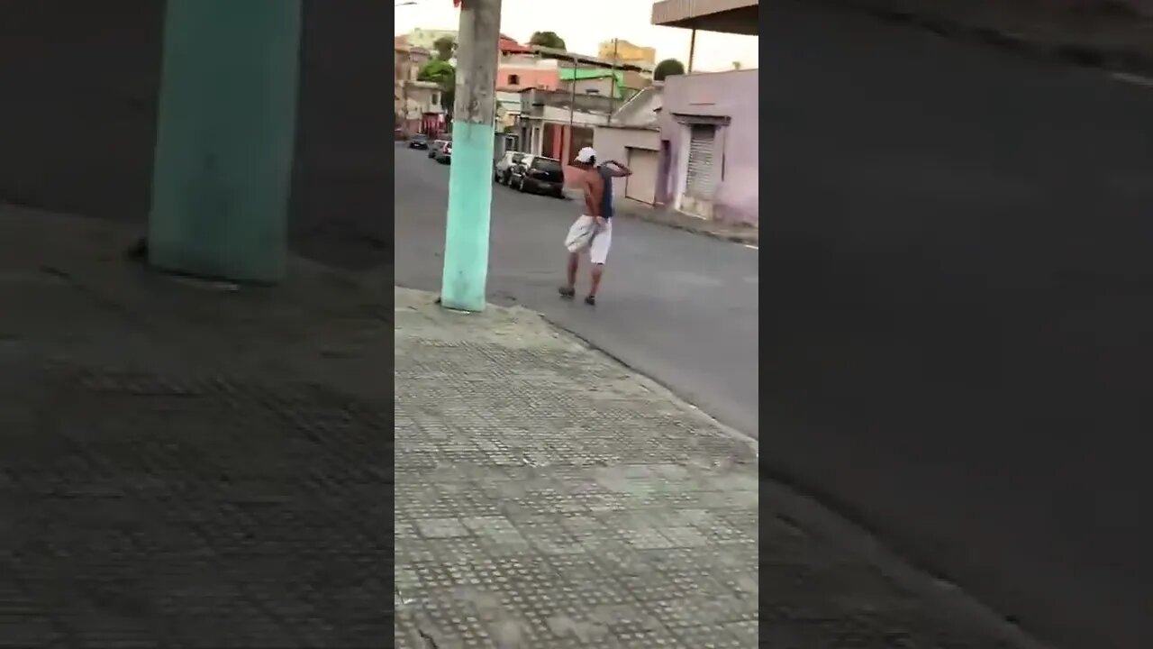 O ANDAR MAIS SEXY DE TODOS , O FAMOSO ABANDA PEIDO ESSE CARA TEM ESTILO ( MEME ) ( VIRAL ) #SHORTS