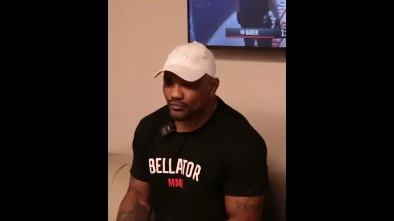 Yoel Romero tries to bite journalists