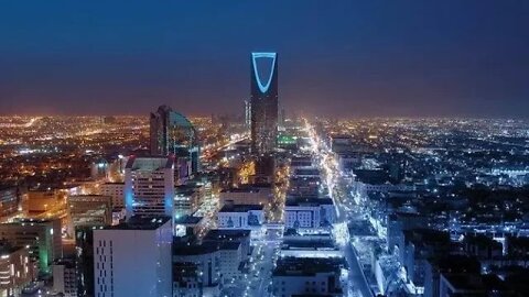 SAUDI NEWS: About Saudi student's photo e learning,Saudis, expatriates curfew,KSA play a role