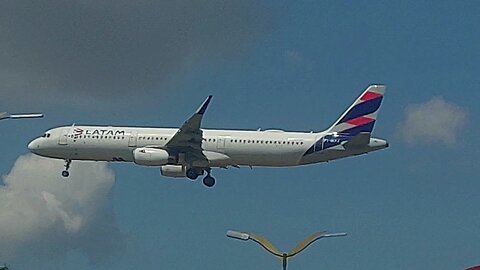 Airbus A321 PT-MXJ coming from Brasília to Manaus